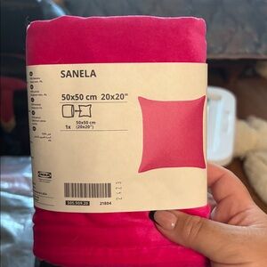 Sanela Hot pink velvet pillow cover
